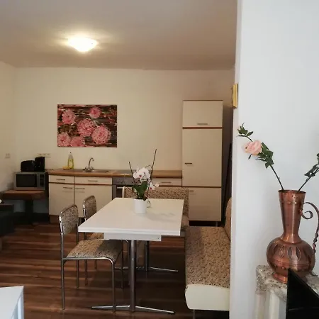 Lemone Apartment *